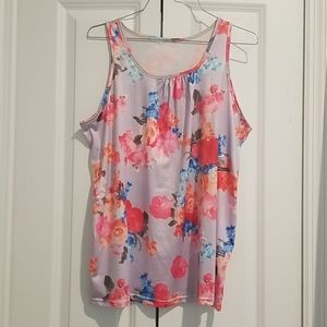 Floral tank top 🌷